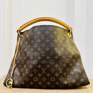 Louis Vuitton Artsy Mm Monogram bag